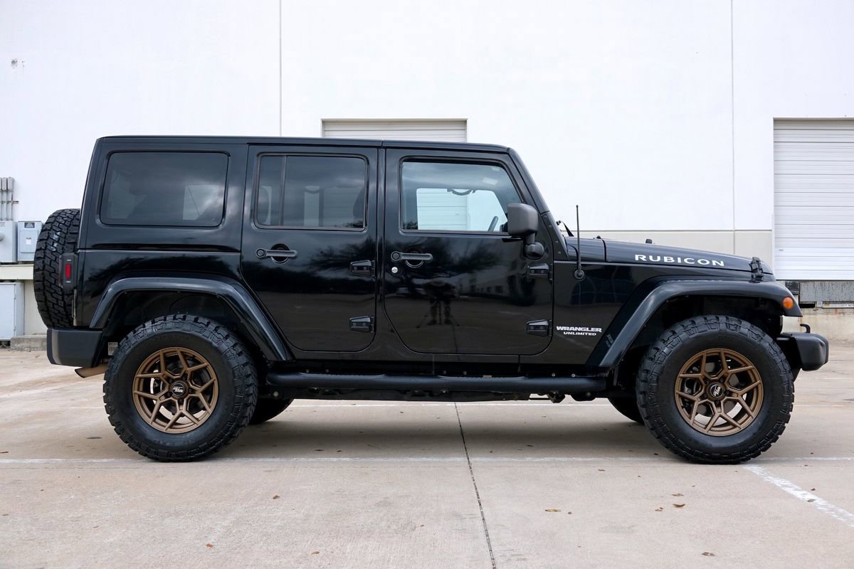 Used 2013 Jeep Wrangler Unlimited Rubicon w/ Connectivity Group image 12