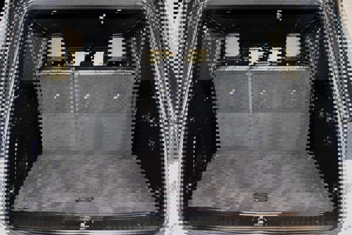 Used 2024 Jeep Wagoneer L Series II w/ Flexible Seating Group image 68