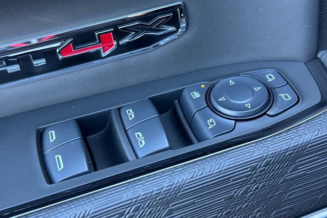 Used 2025 GMC Sierra 1500 AT4X image 12