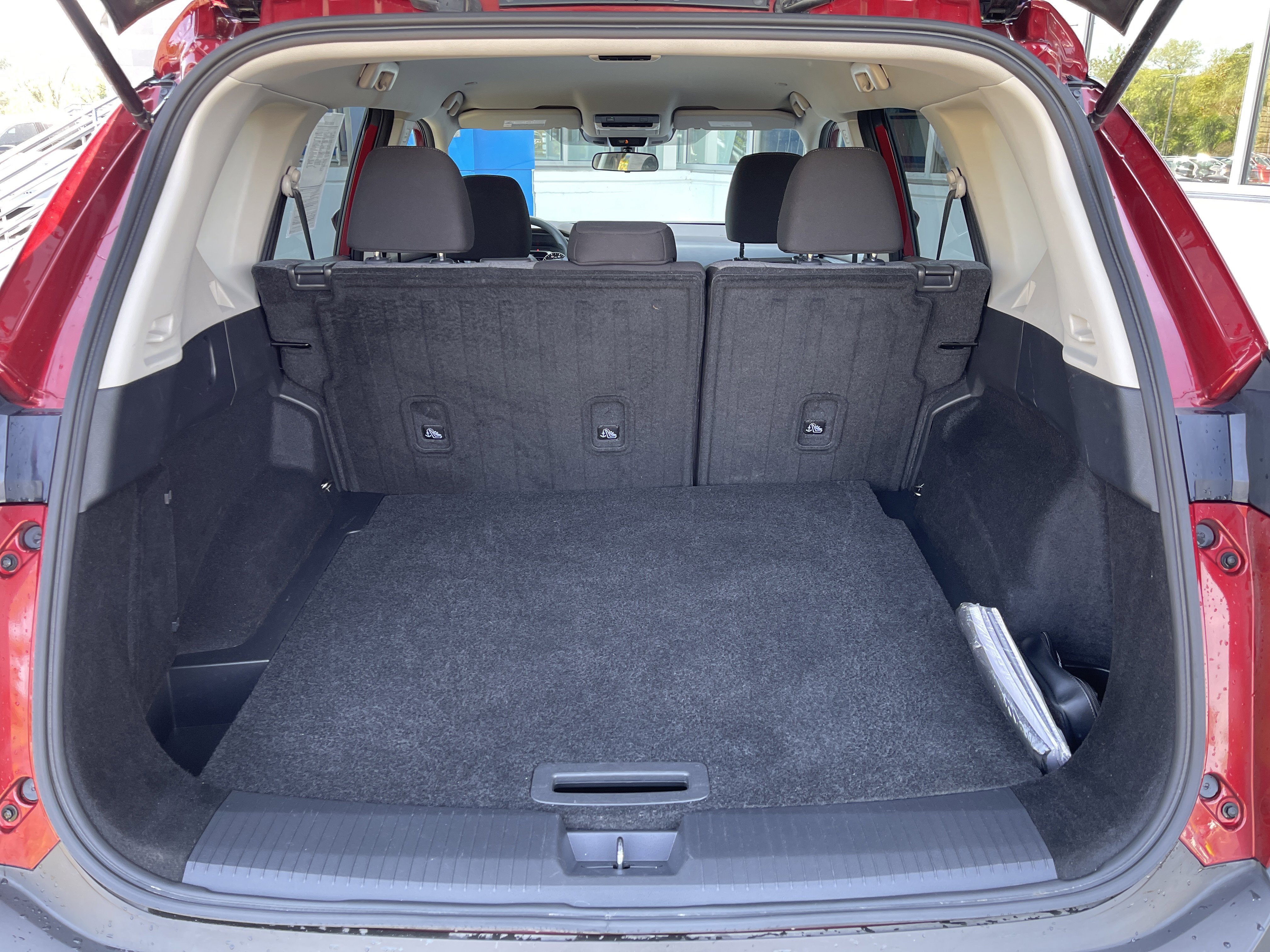 Used 2023 Nissan Rogue SV image 38