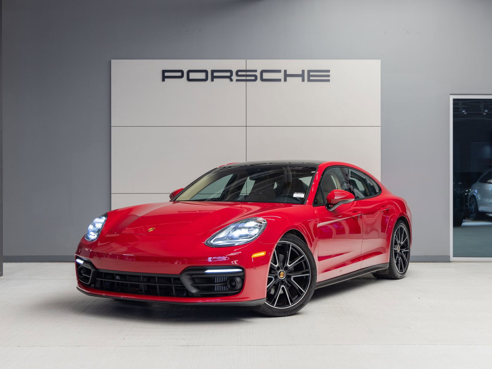 Certified 2023 Porsche Panamera 4 Platinum Edition image 1