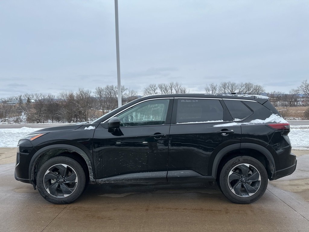 Used 2024 Nissan Rogue SV image 15