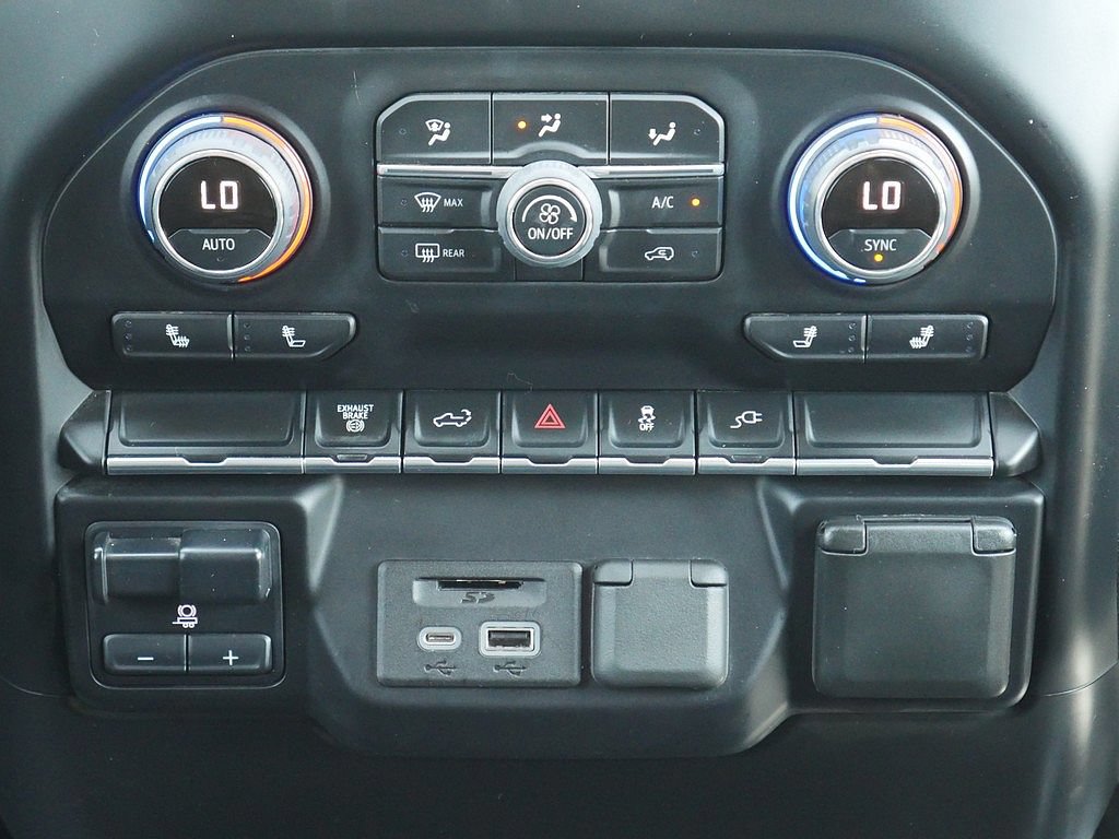 Used 2022 Chevrolet Silverado 3500 LTZ AWD/4WD image 22