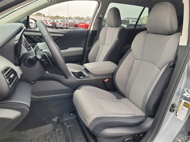 Used 2025 Subaru Outback Premium image 8