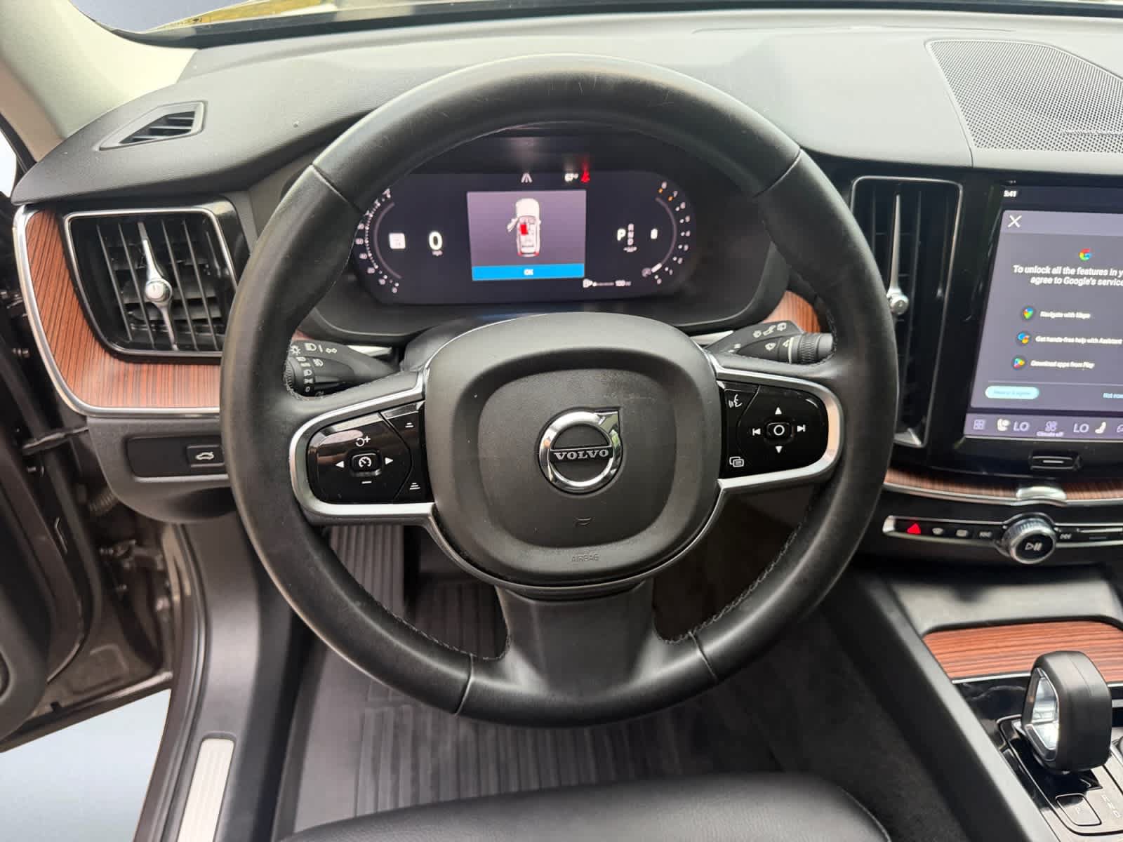 Used 2023 Volvo XC60 B5 Plus AWD/4WD image 17
