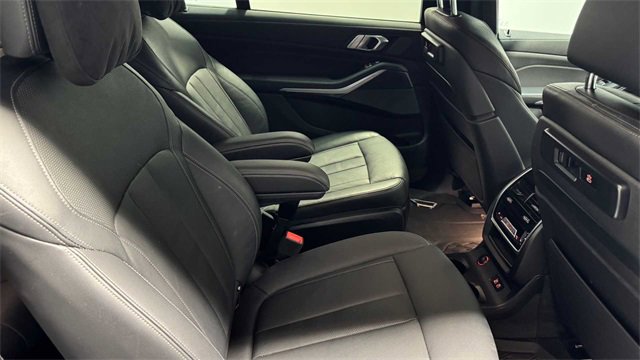 Used 2020 BMW X7 M50i w/ Executive Package image 16