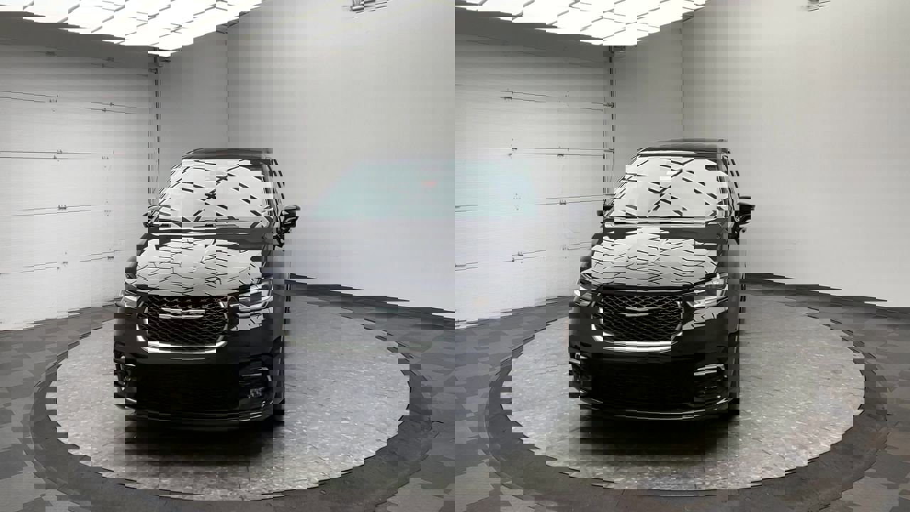 Used 2024 Chrysler Pacifica Touring-L image 34