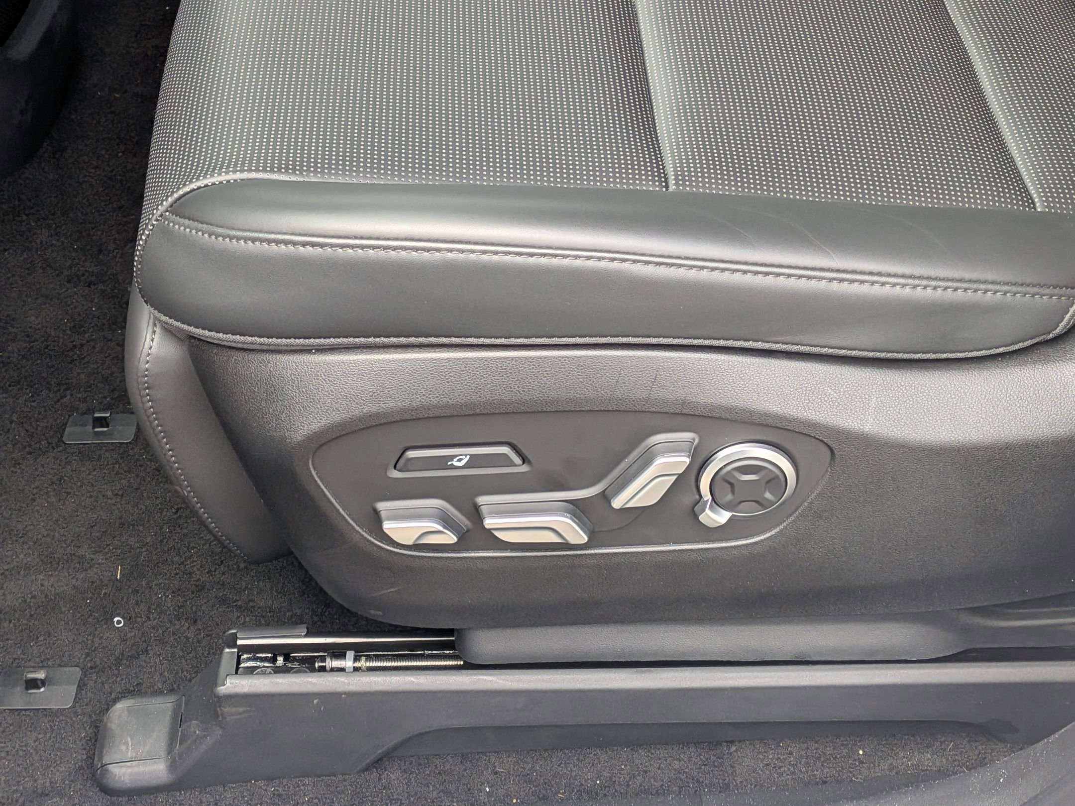 New 2026 Hyundai Ioniq 9 Calligraphy image 18