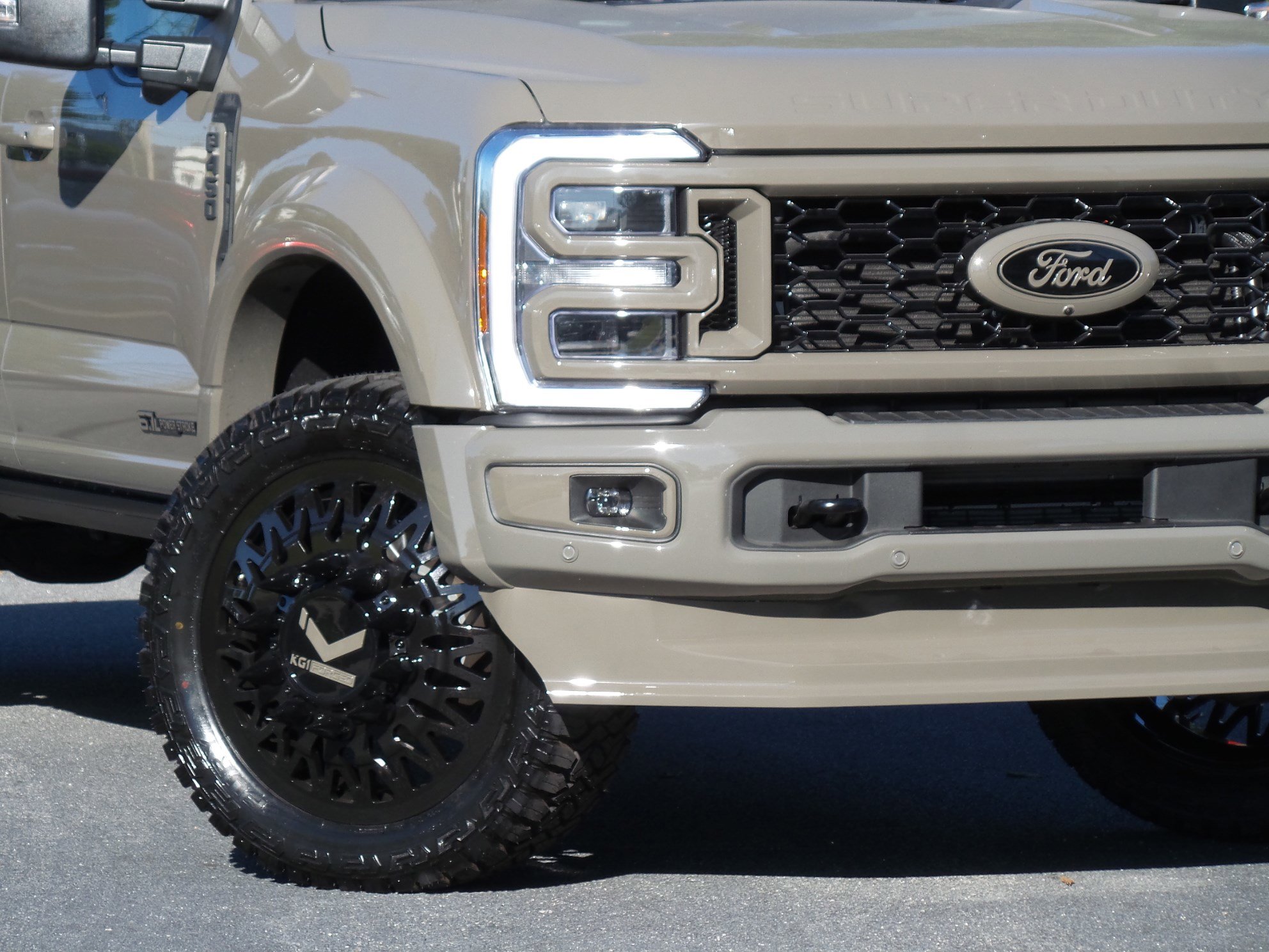 Used 2026 Ford F450 Platinum w/ Platinum Plus Package image 24