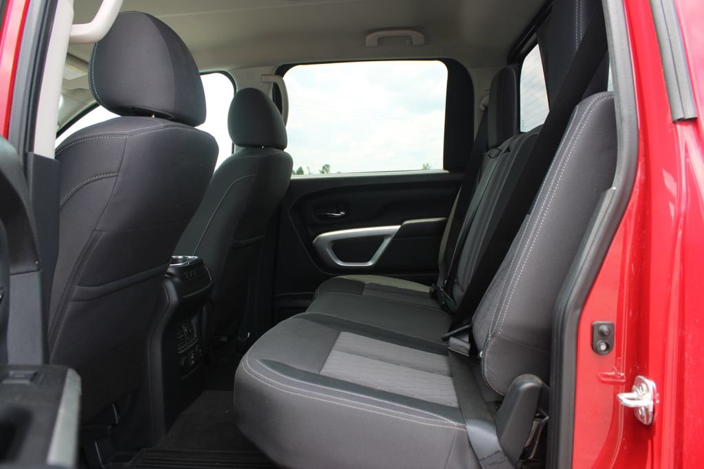 Used 2021 Nissan Titan SV w/ SV Convenience Package AWD/4WD image 28