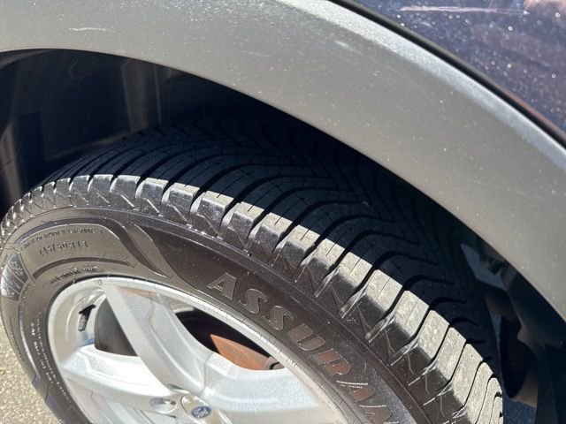 Used 2017 Ford Explorer XLT w/ Equipment Group 202A image 9