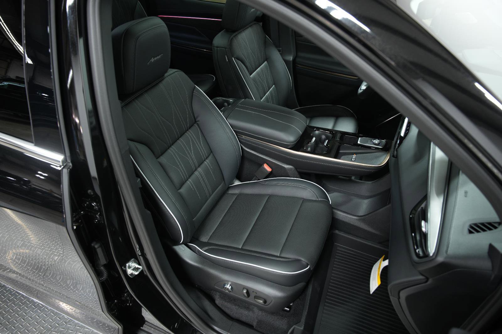 New 2026 Buick Enclave Avenir w/ Super Cruise Package image 16