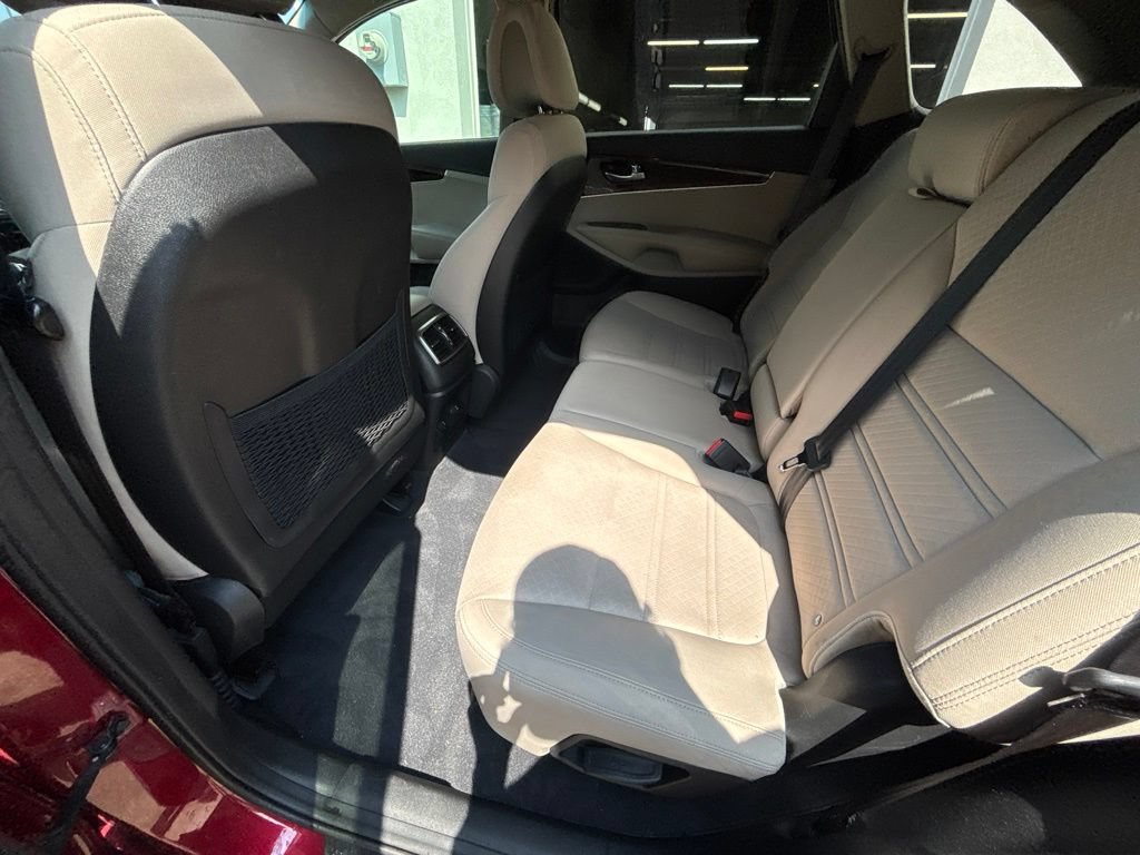 Used 2016 Kia Sorento FWD w/ LX Convenience Package image 17