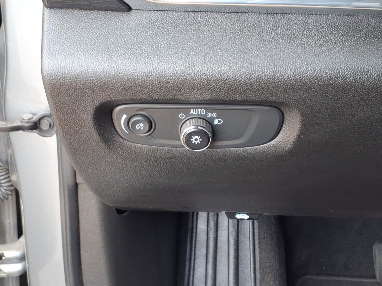 Used 2023 Chevrolet Traverse High Country w/ LPO, Cargo Package FWD image 22