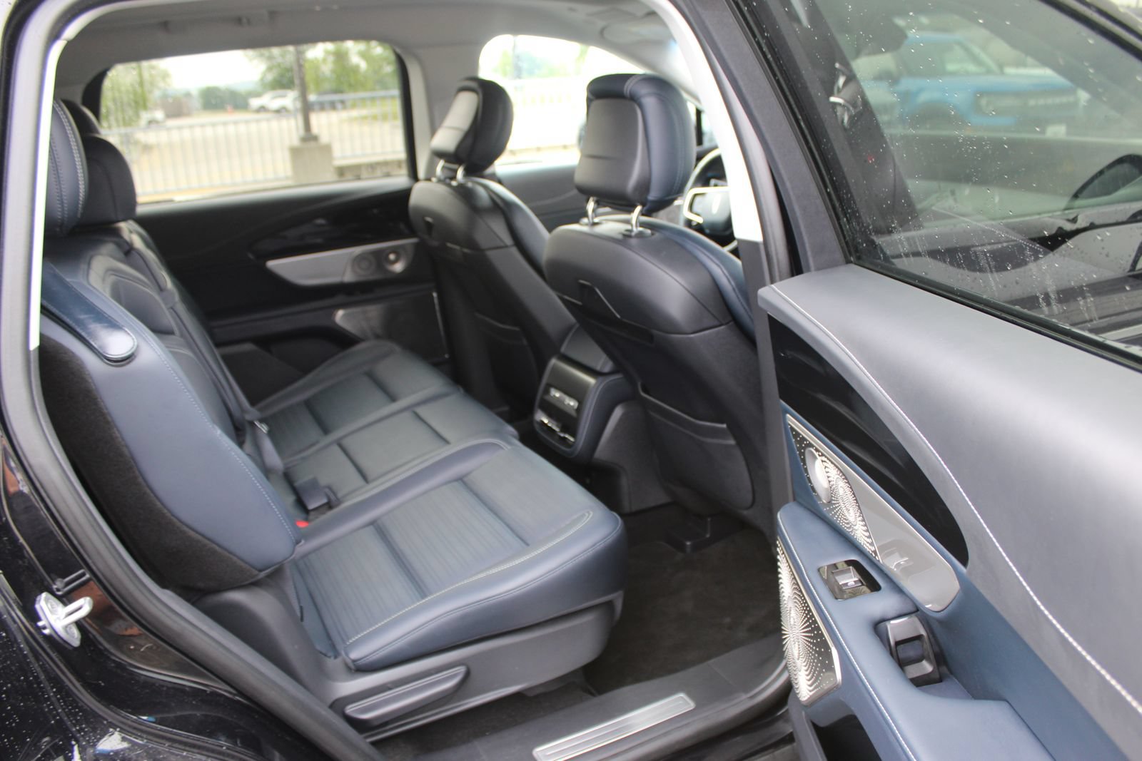 Used 2024 Lincoln Nautilus Reserve w/ Equipment Group 203A AWD/4WD image 15