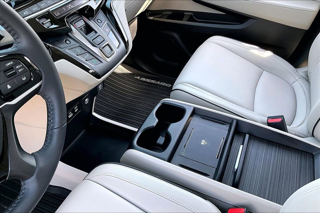 Certified 2025 Honda Odyssey Touring image 17