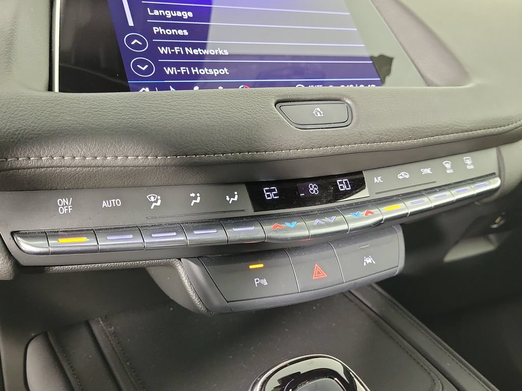 Used 2023 Cadillac XT4 Premium Luxury FWD image 27