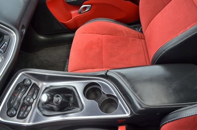Used 2015 Dodge Challenger SRT w/ Technology Group image 24