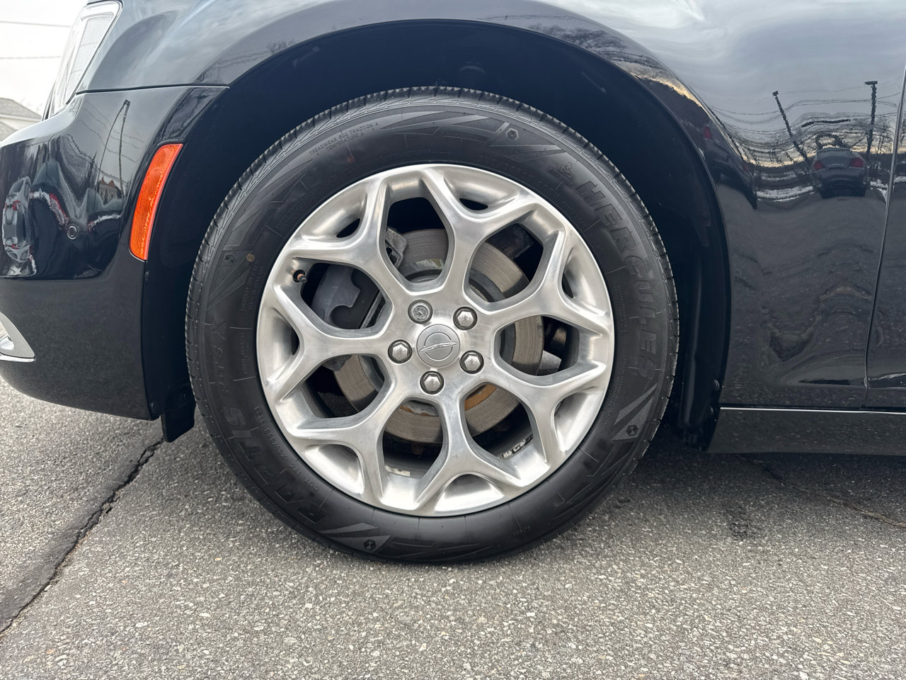 Used 2016 Chrysler 300 C Platinum w/ Safetytec Plus Group image 15