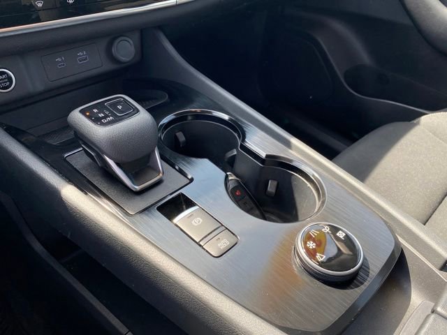 Used 2023 Nissan Rogue S image 12