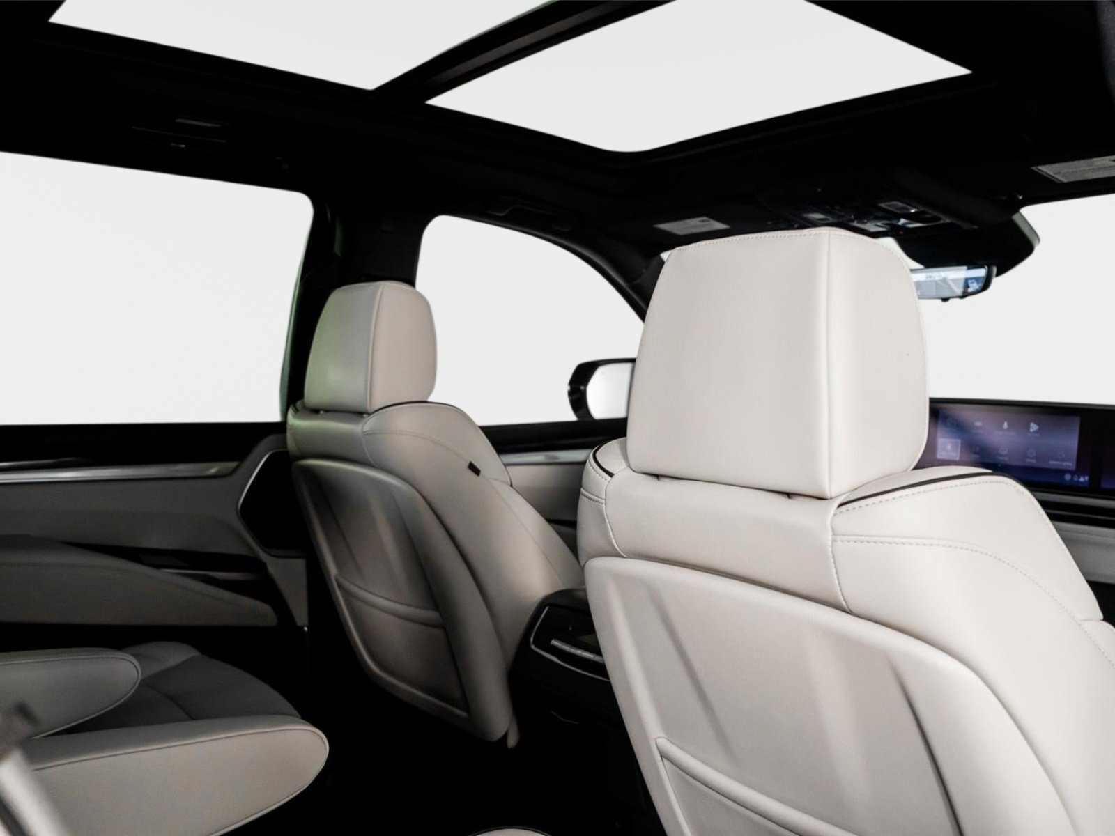 Used 2026 Cadillac Escalade Sport w/ LPO, Floor Liner Package image 17