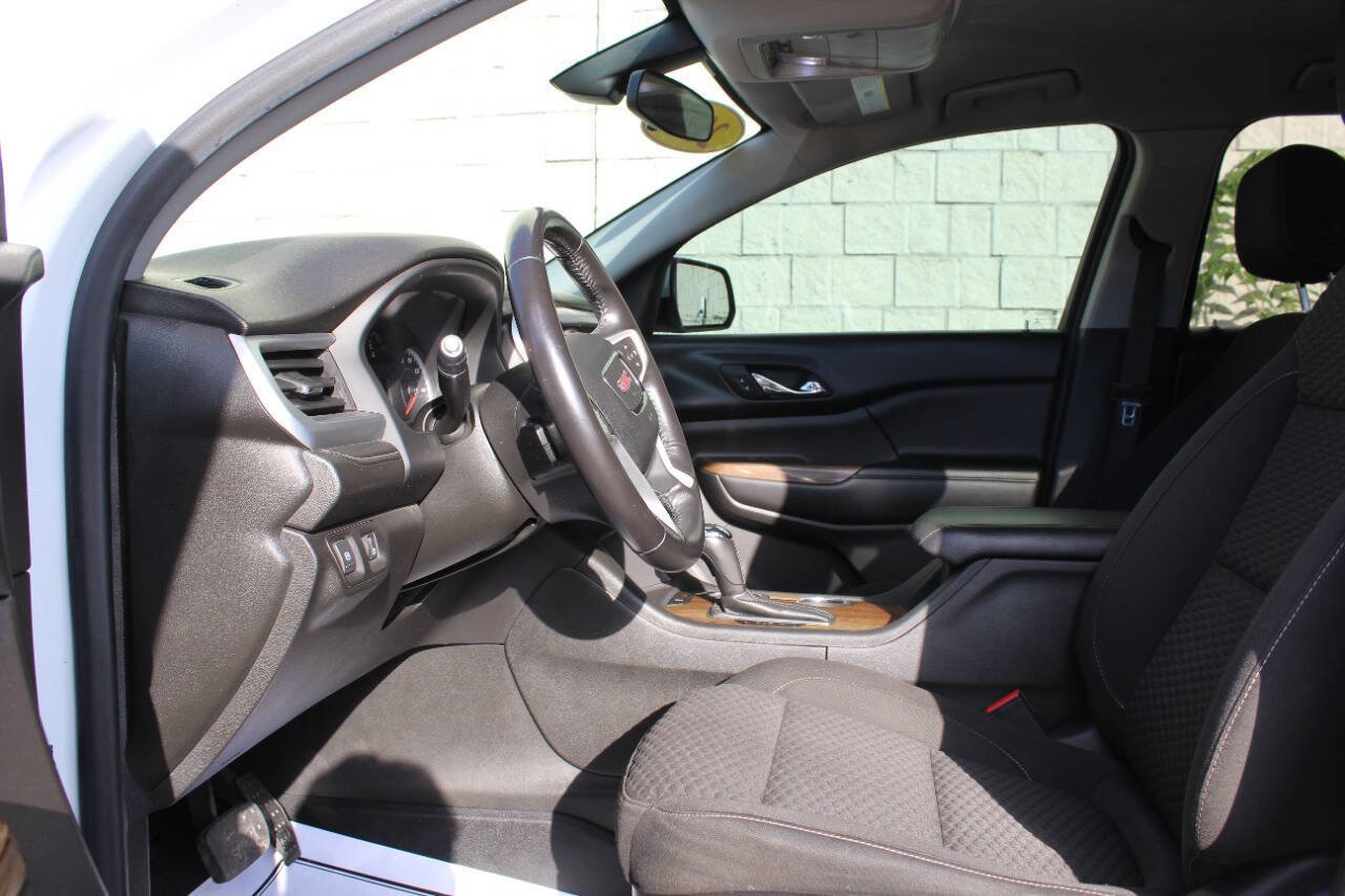 Used 2018 GMC Acadia SLE image 11
