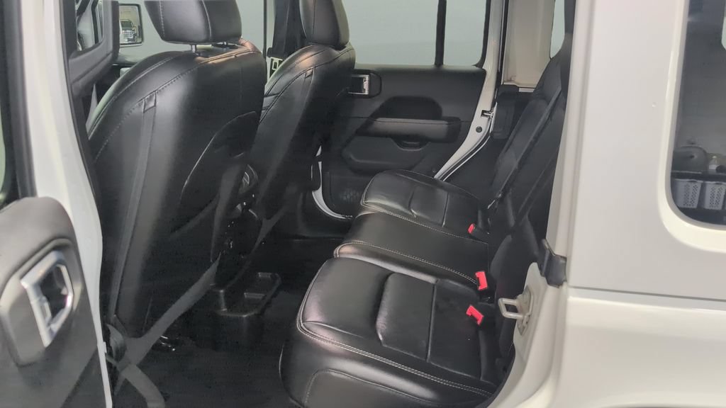 Used 2020 Jeep Wrangler Unlimited Sahara w/ Uconnect 4C Nav & Sound Group AWD/4WD image 19