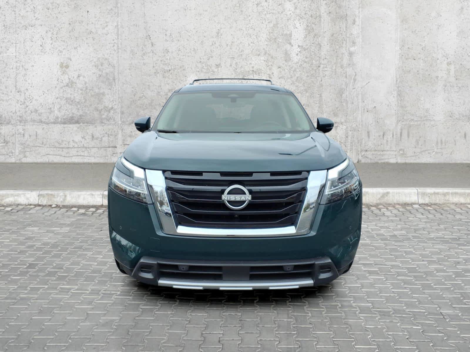 Used 2024 Nissan Pathfinder Platinum AWD/4WD image 3