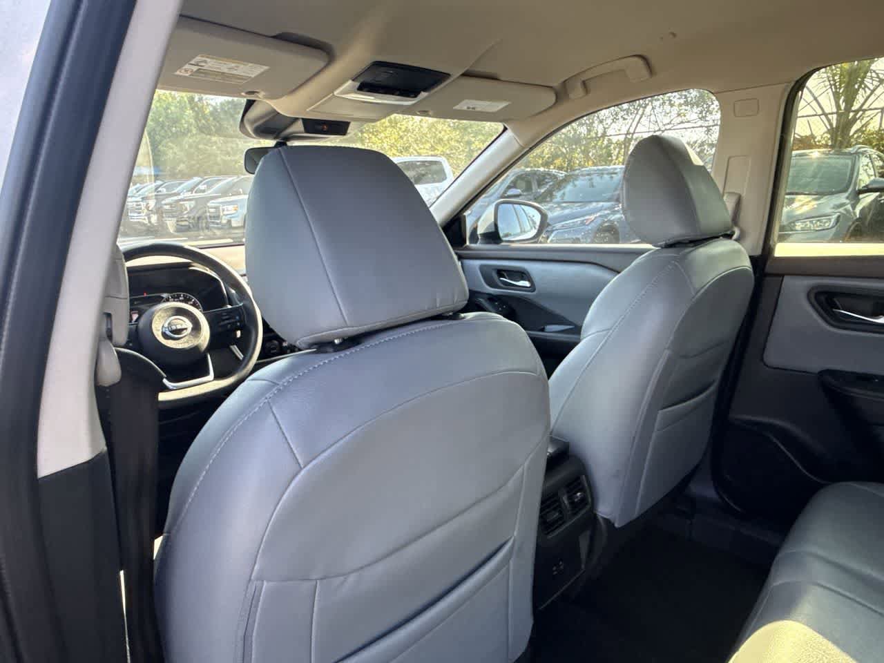 Used 2023 Nissan Rogue SV FWD image 23