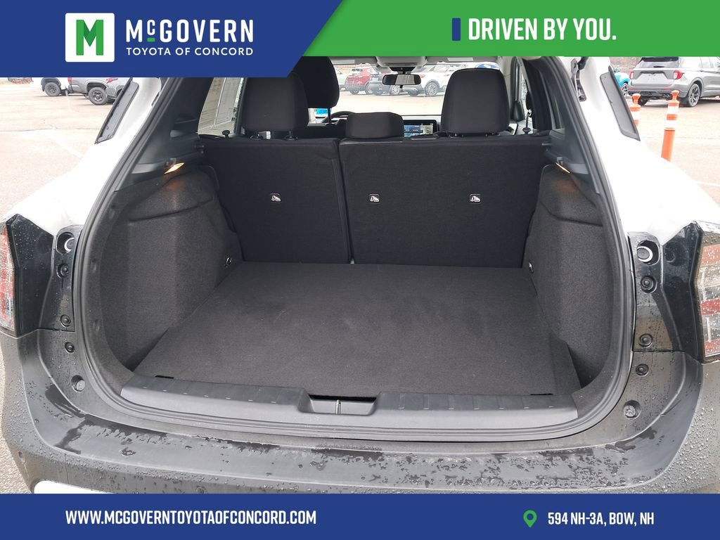 Used 2025 Nissan Kicks SV image 6