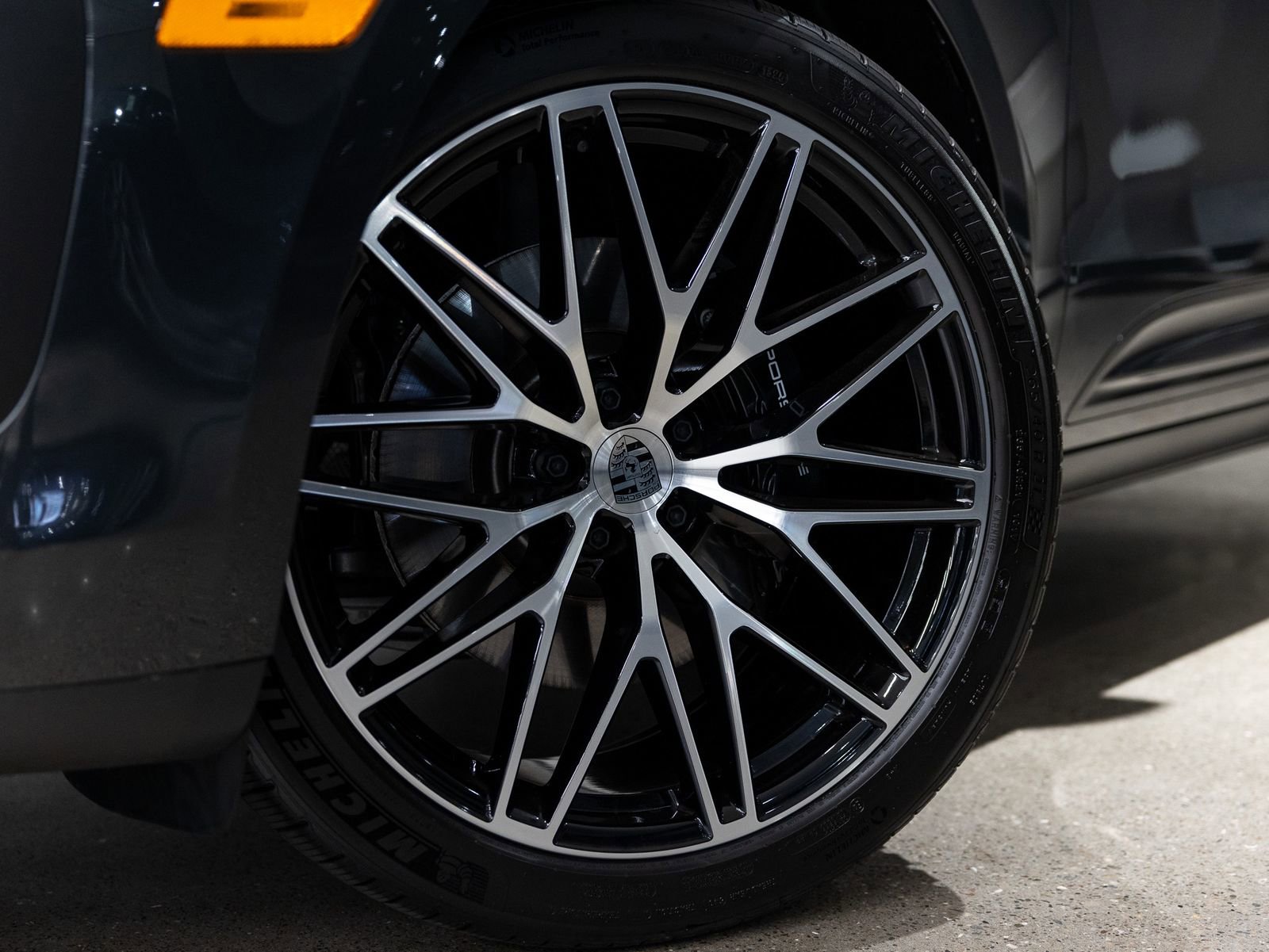 Certified 2025 Porsche Macan S image 28