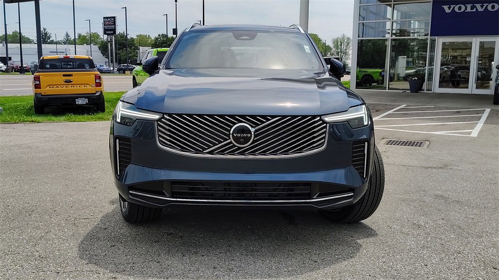 New 2026 Volvo XC90 B6 Plus w/ Protection Package Premier image 42