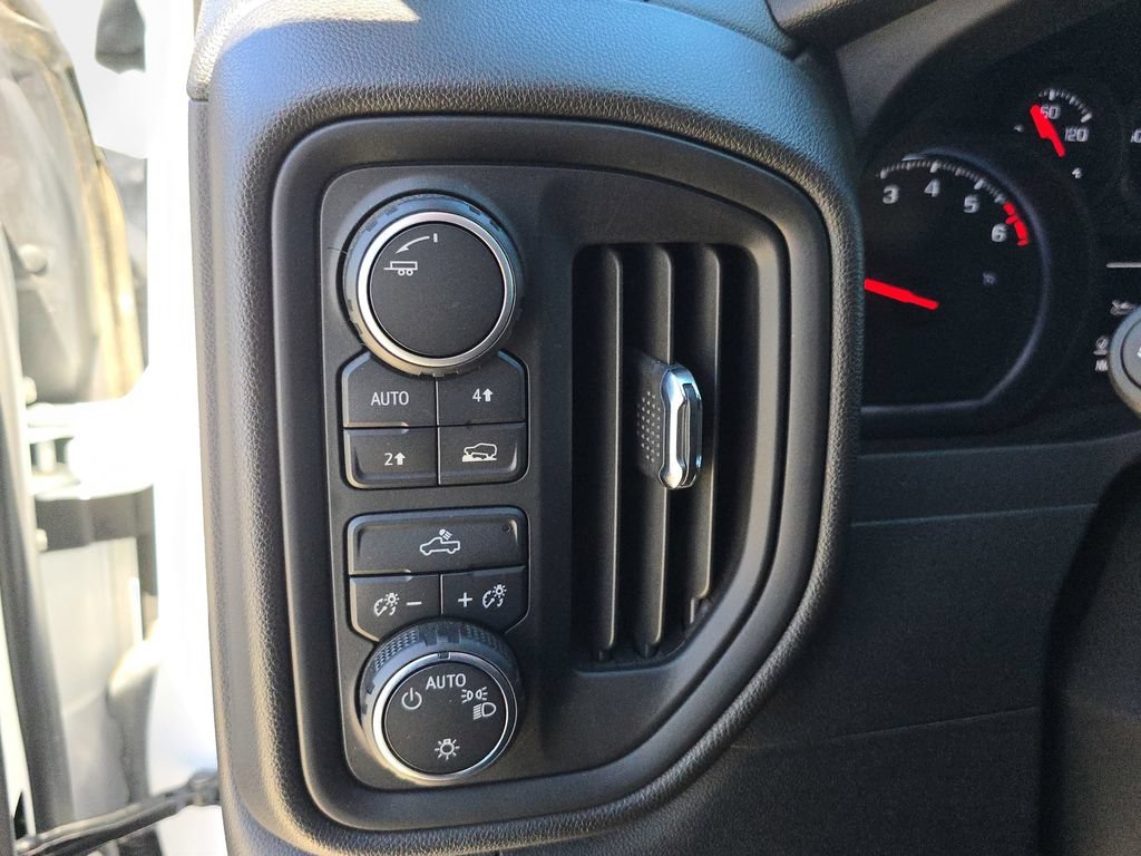 Used 2022 Chevrolet Silverado 1500 Custom AWD/4WD image 31