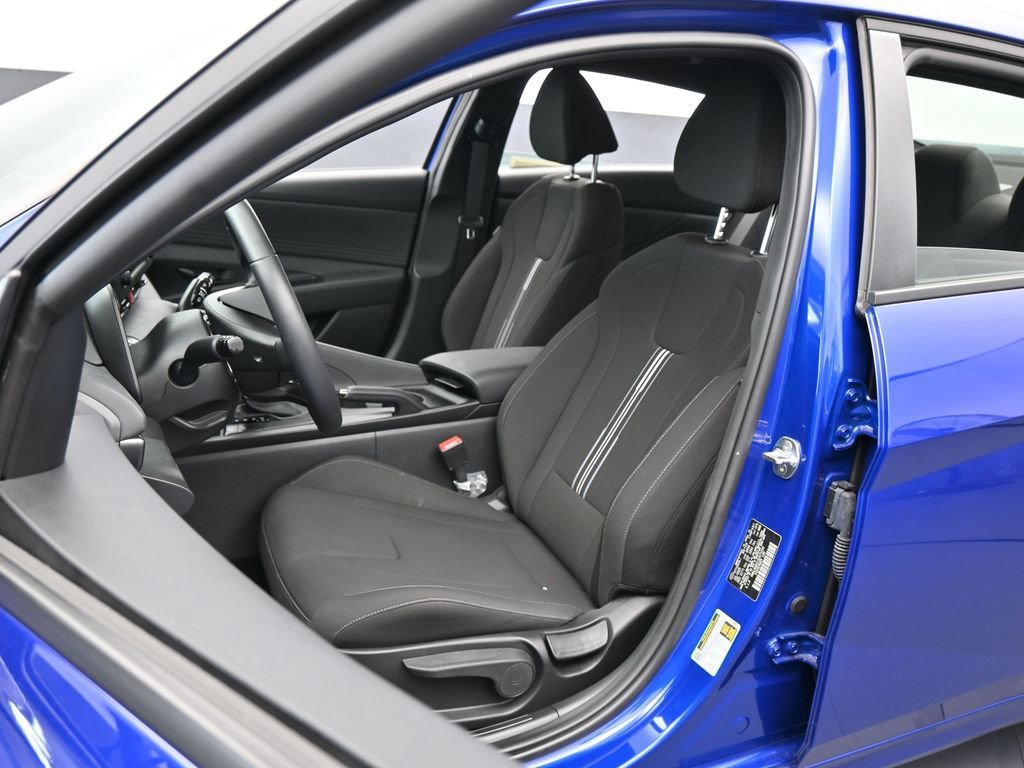 Used 2025 Hyundai Elantra Sport image 10