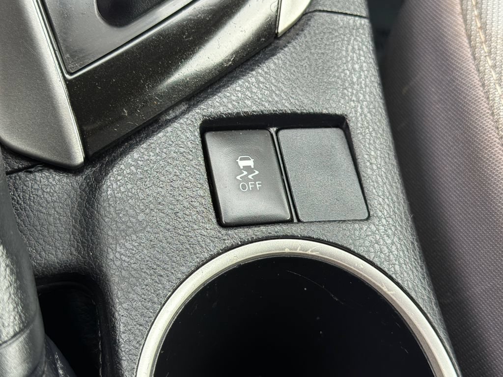 Used 2016 Toyota Corolla LE FWD image 28
