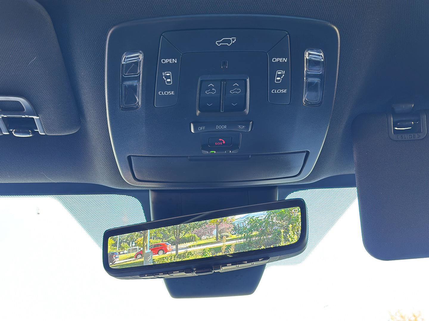 Used 2025 Toyota Sienna Limited AWD/4WD image 37