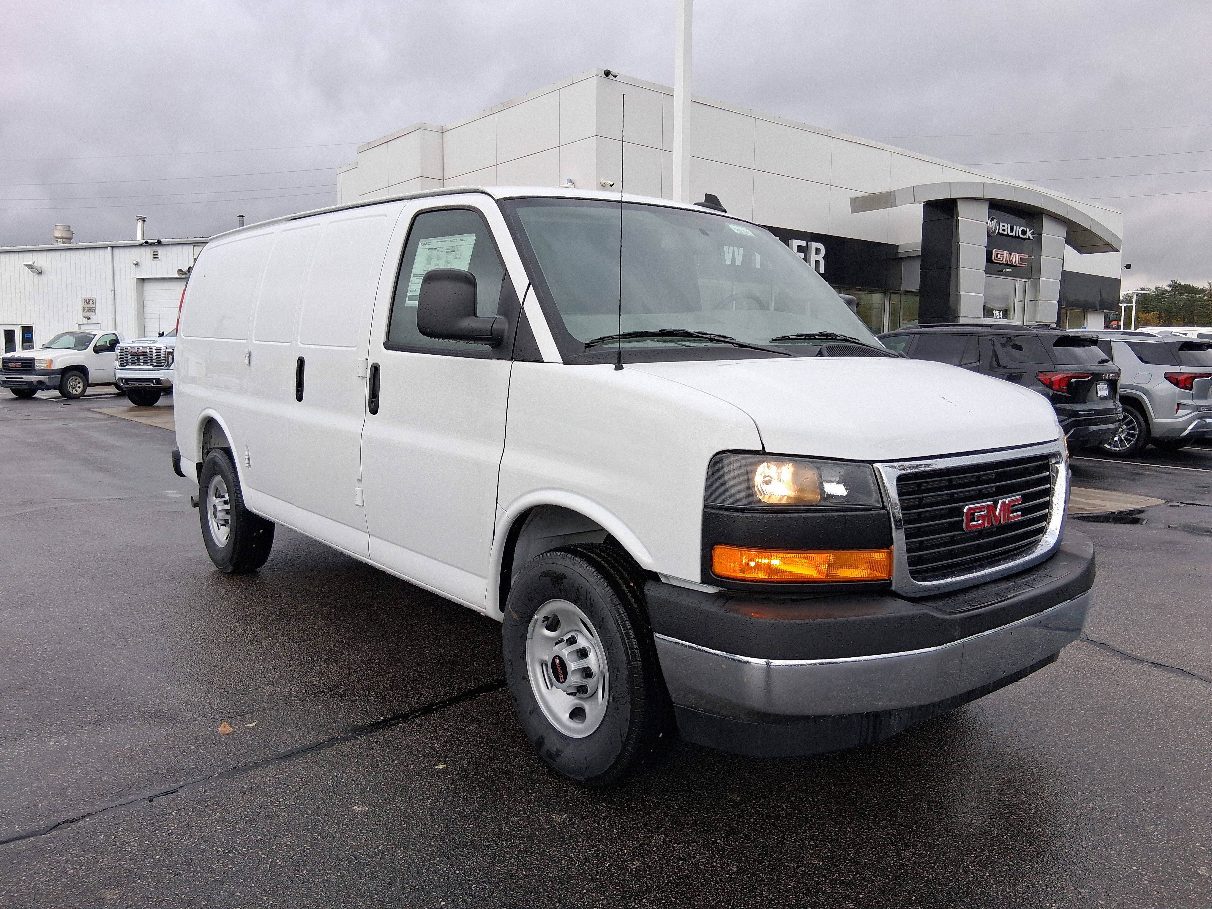 New 2025 GMC Savana 3500 w/ Driver Convenience Package image 4