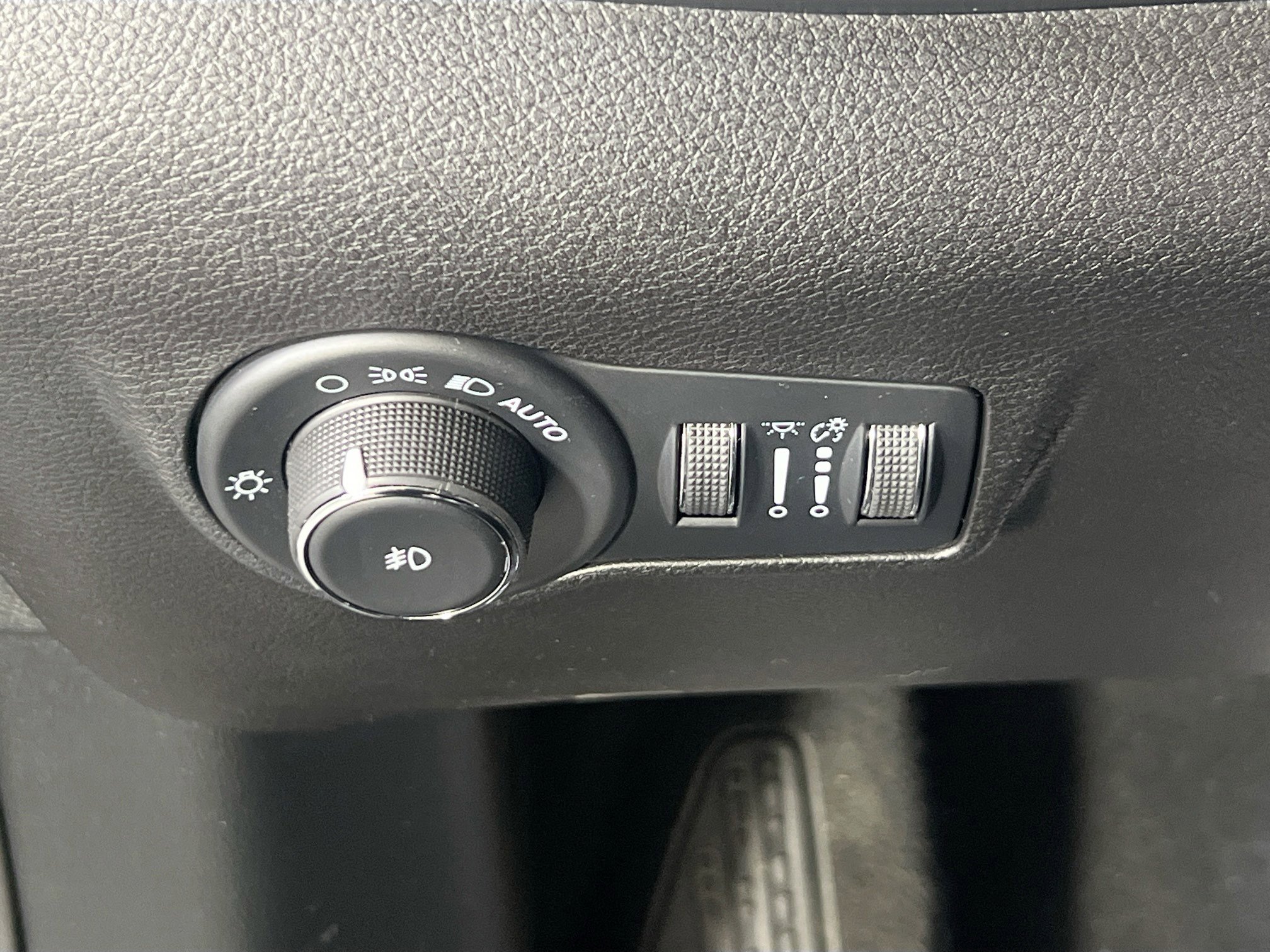 Used 2022 Jeep Compass Latitude image 10