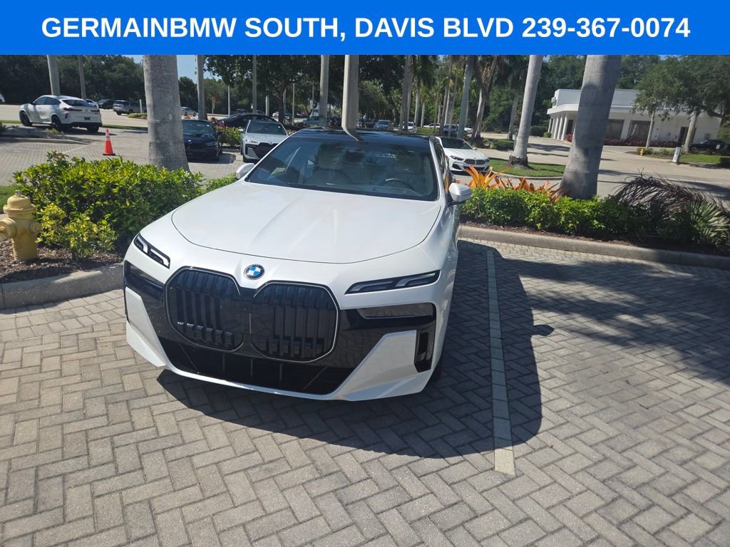 Certified 2025 BMW 760i xDrive AWD/4WD image 2