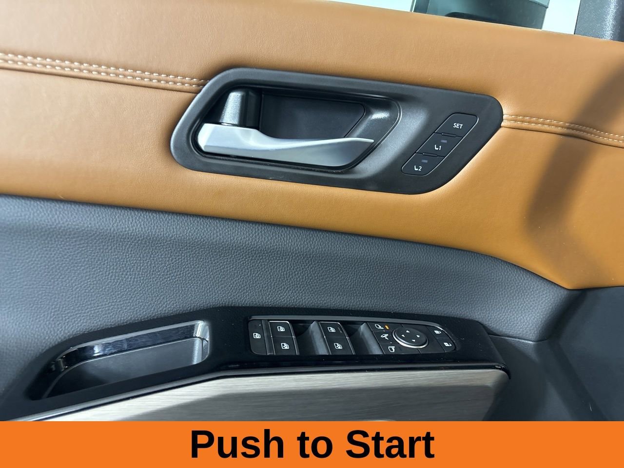 Used 2025 Nissan Pathfinder Platinum image 10