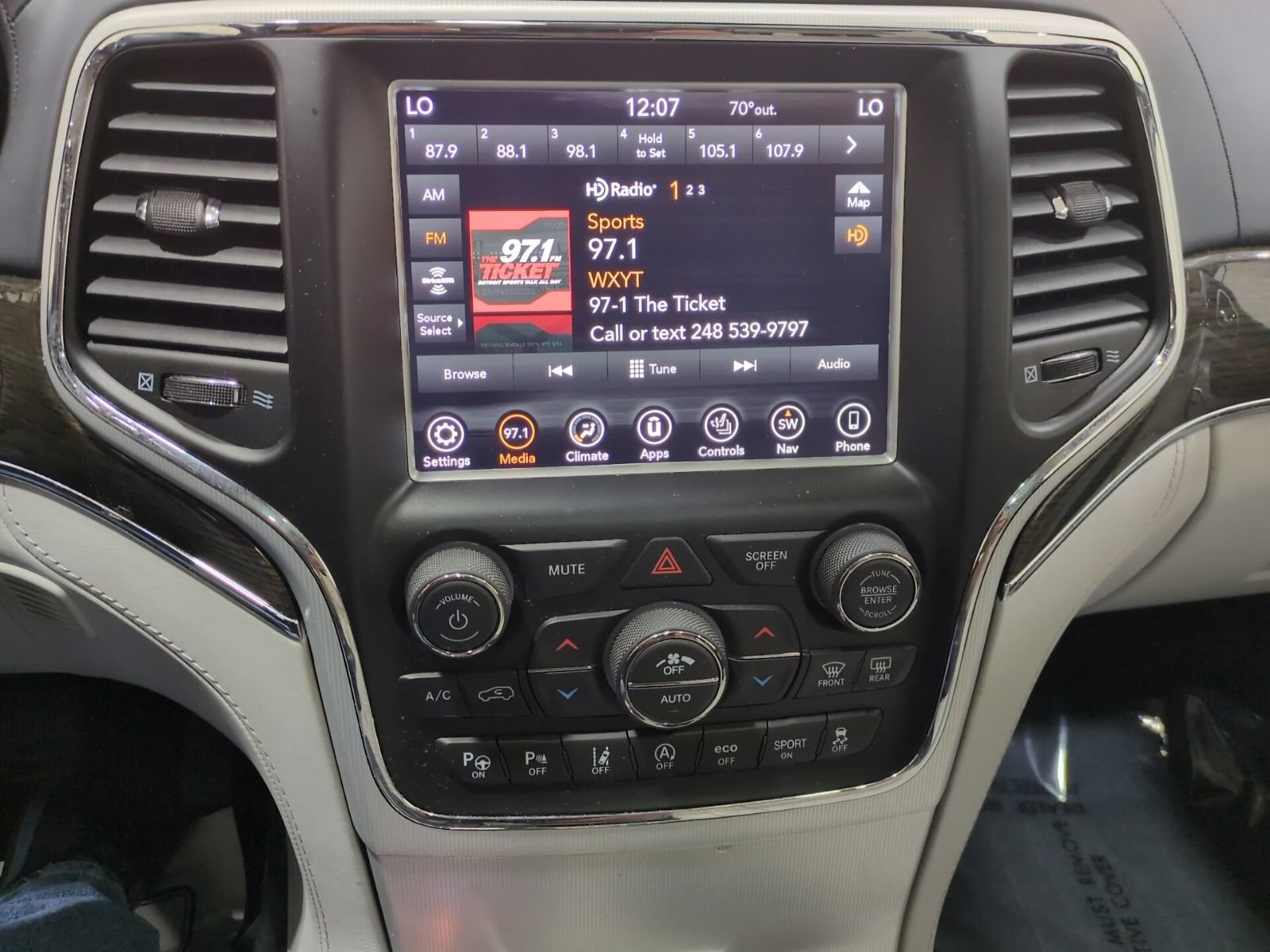 Used 2018 Jeep Grand Cherokee Summit AWD/4WD image 24
