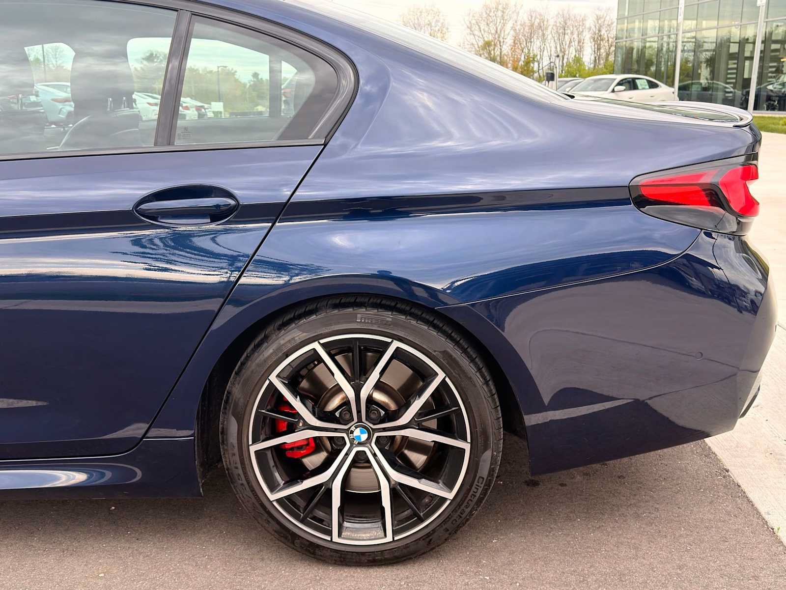 Used 2022 BMW M550i xDrive AWD/4WD image 9