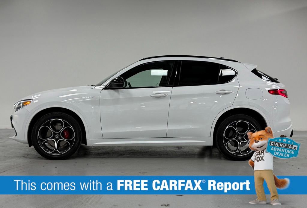 Used 2023 Alfa Romeo Stelvio Veloce video 2