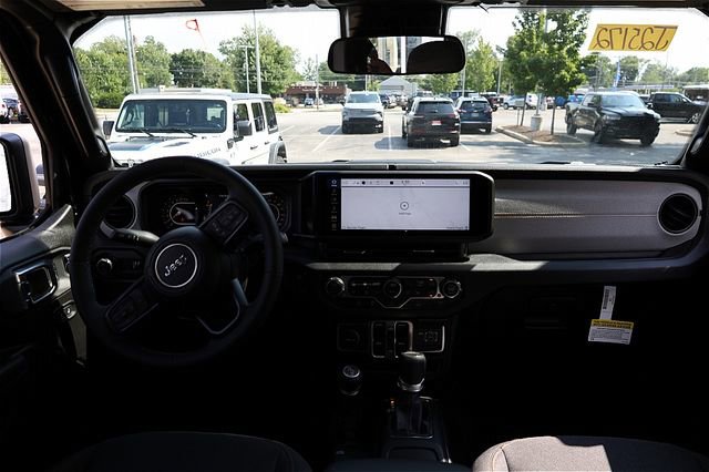 New 2025 Jeep Gladiator Sport image 11