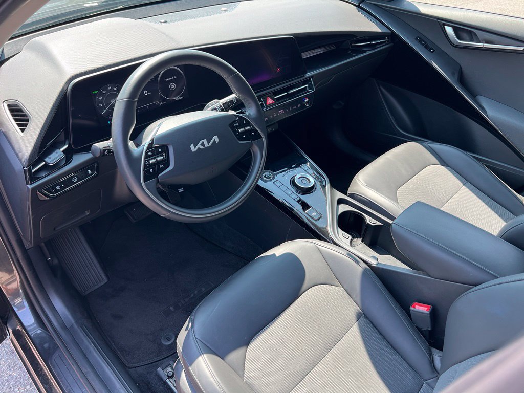 Certified 2023 Kia Niro Wind w/ Wind Preserve Package FWD image 15