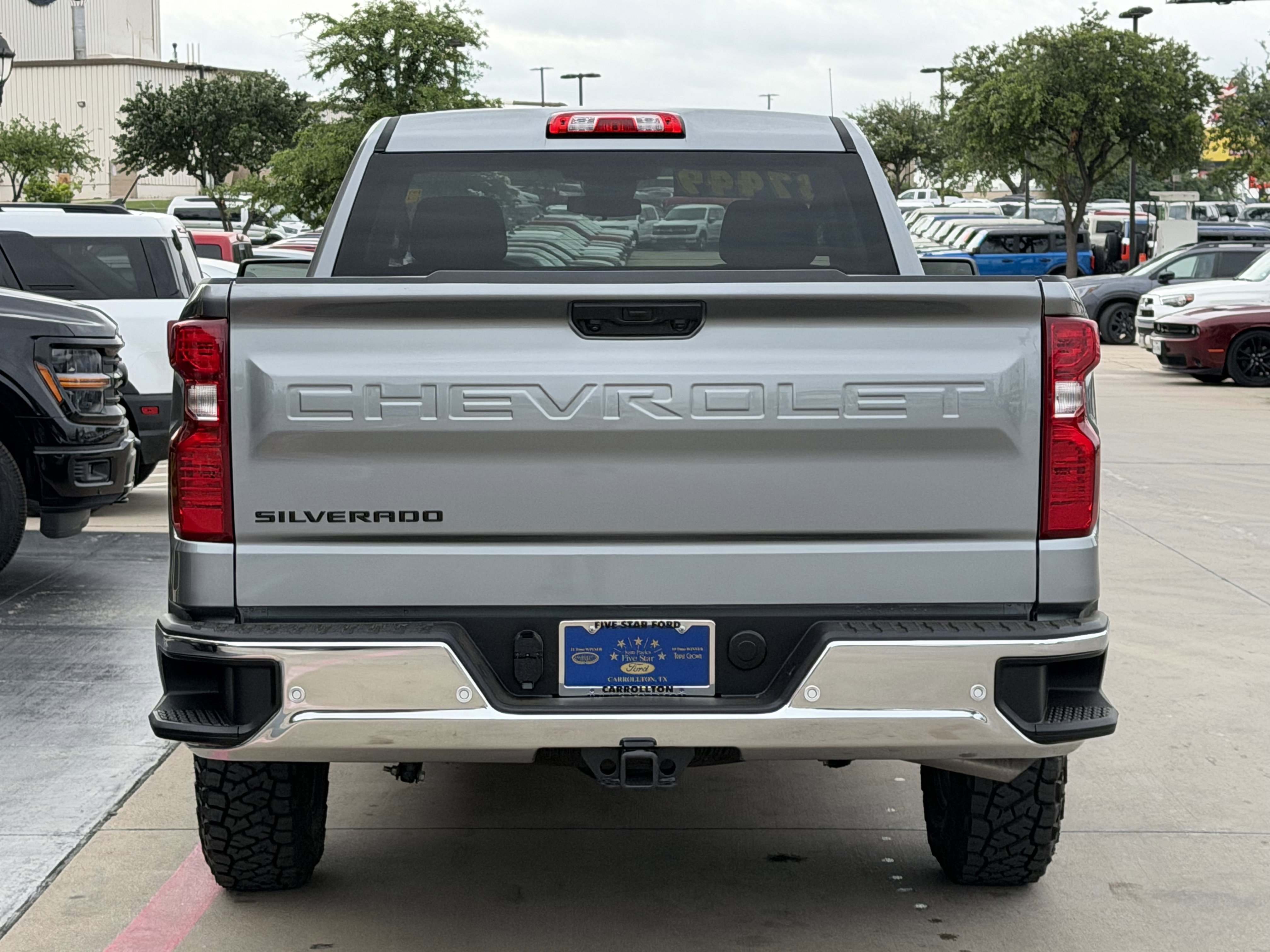 Used 2025 Chevrolet Silverado 1500 W/T w/ WT Safety Package AWD/4WD image 5
