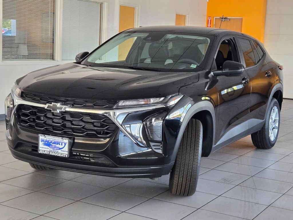 New 2026 Chevrolet Trax LS w/ LS Convenience Package FWD image 3