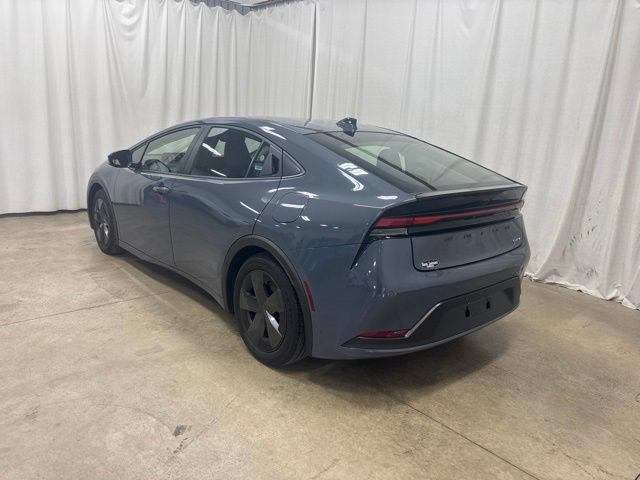 Used 2025 Toyota Prius LE FWD image 6