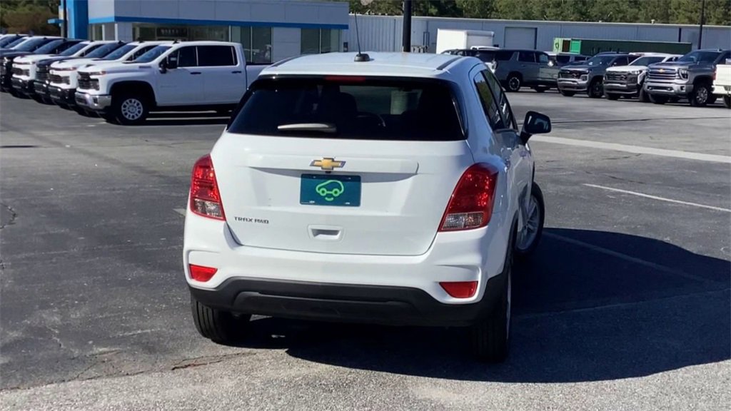 Certified 2022 Chevrolet Trax LS w/ Tint and Cruise Package image 7