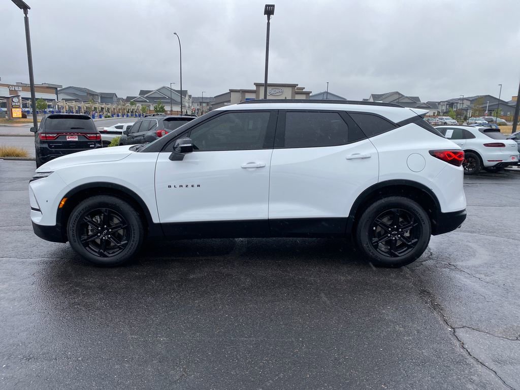 Used 2023 Chevrolet Blazer LT w/ Sound & Technology Package AWD/4WD image 2